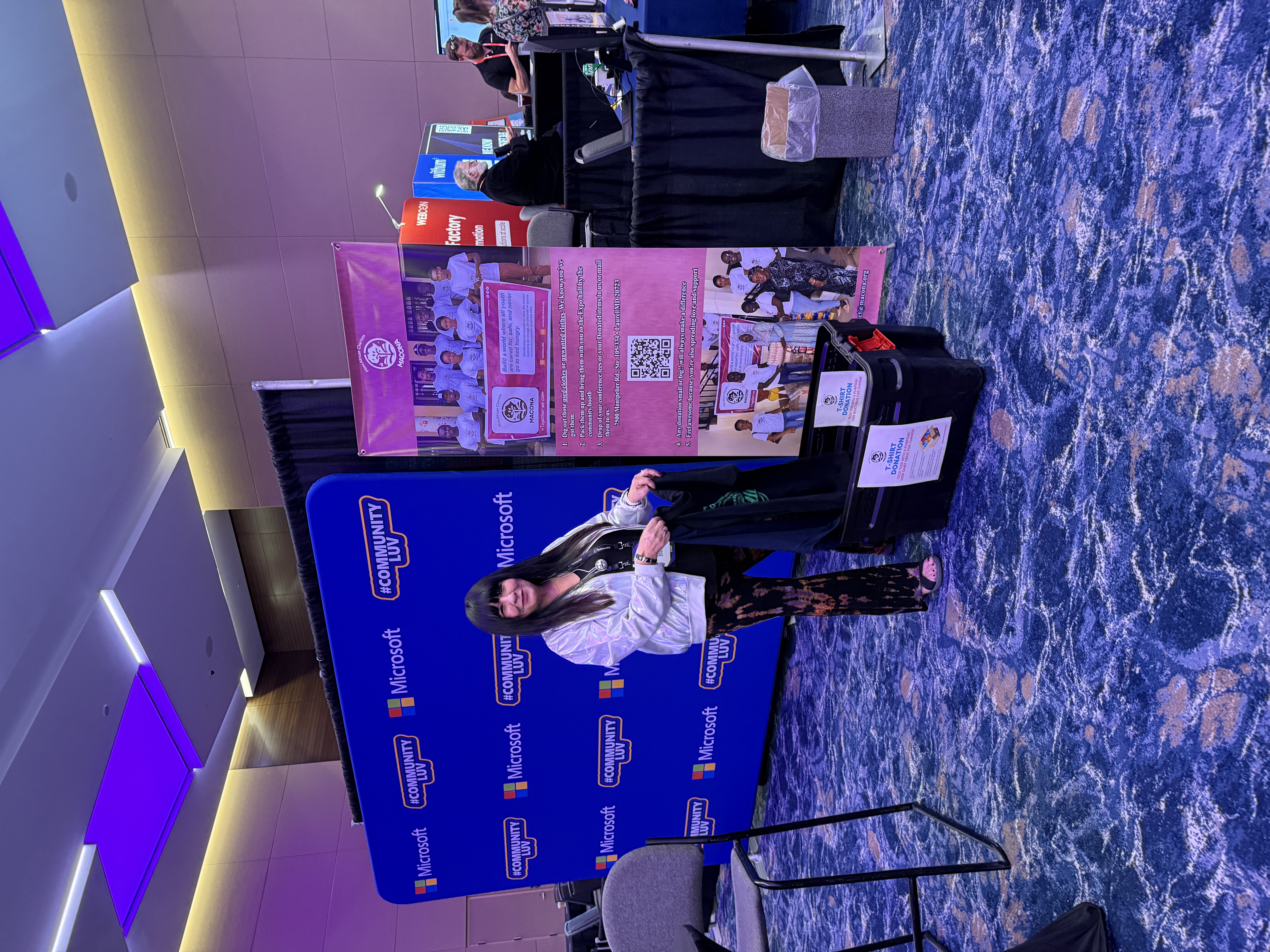 Sharon Tate at the SPTechCon Texas booth