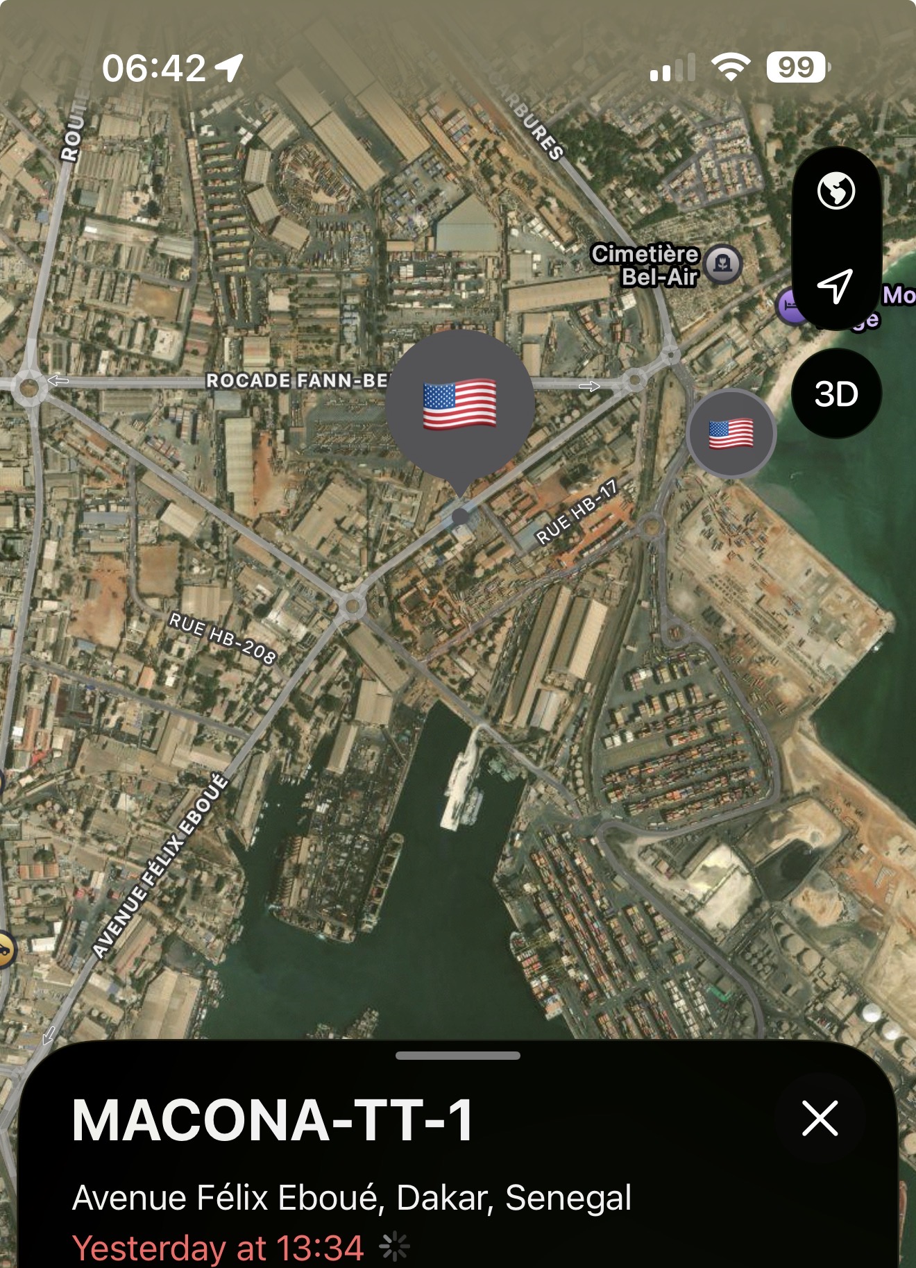 Find My map showing MACONA-TT-1 pinging at the Port of Dakar along Avenue Felix Eboue in Senegal